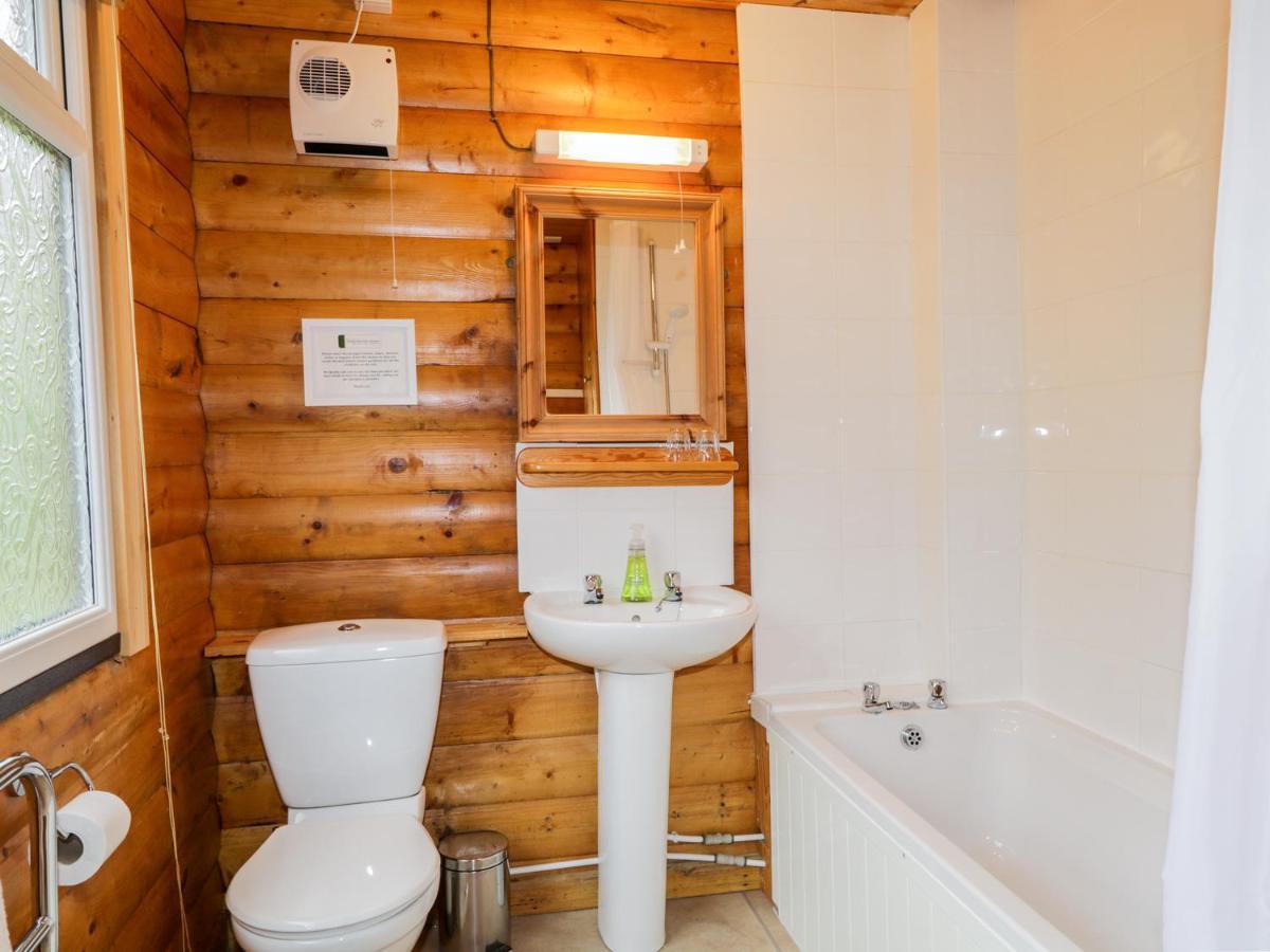 Eagle Lodge Strathpeffer Buitenkant foto
